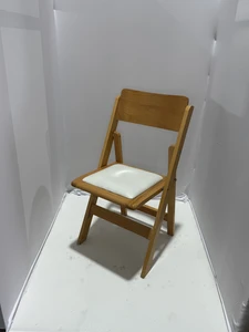 כסא עץ טבעי אמריקאי