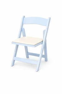 כסא עץ מרופד תכלת