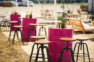 חבית מתכת סגולה